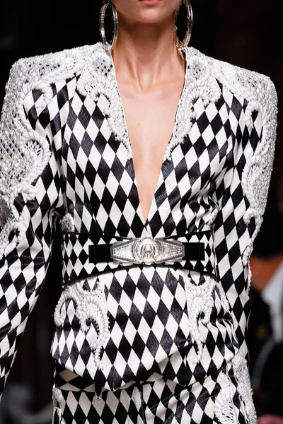 Look 1